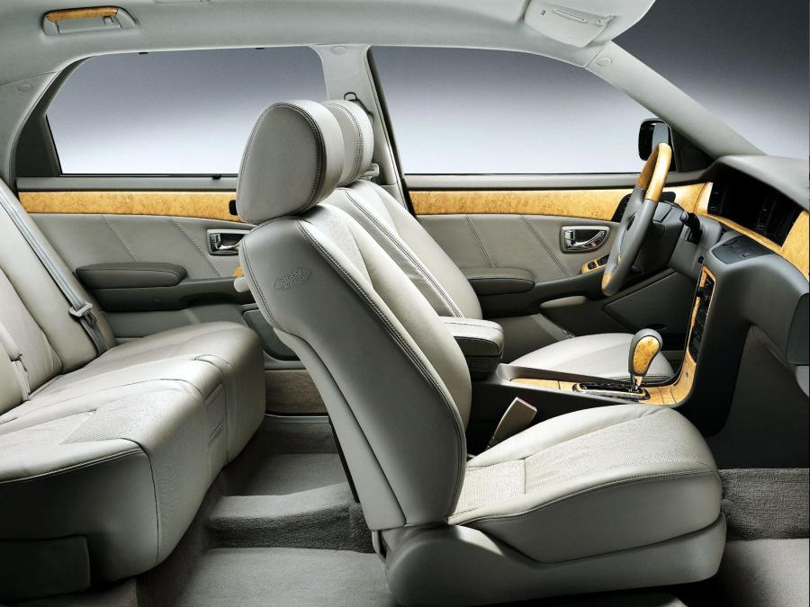  Hyundai Centennial 2005 года  (фото 3 из 5)